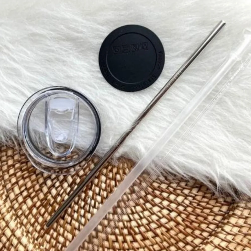 (1) Patriotic Boots 20oz Tumbler With Straws - Picture 3 of 4